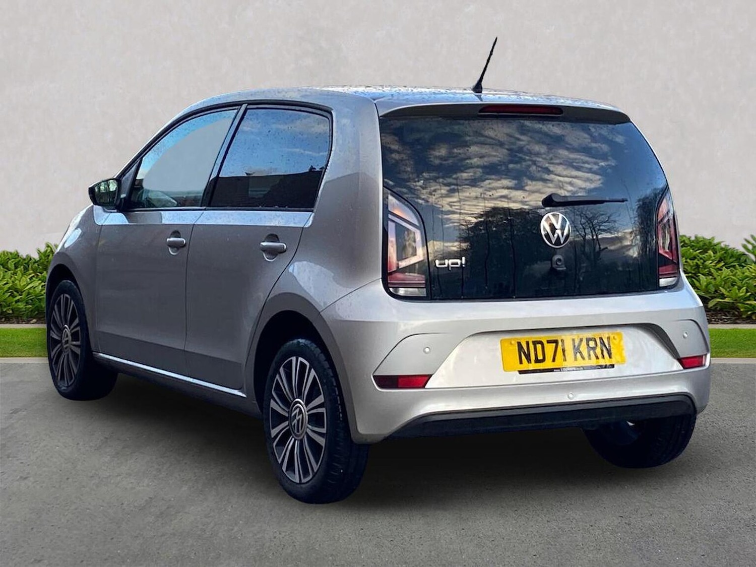 Used Volkswagen up! 2021 for sale - 76687314: Photo 2