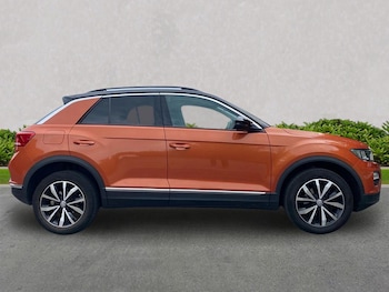 Used Volkswagen T-Roc 2019 for sale - 79342500: Photo
