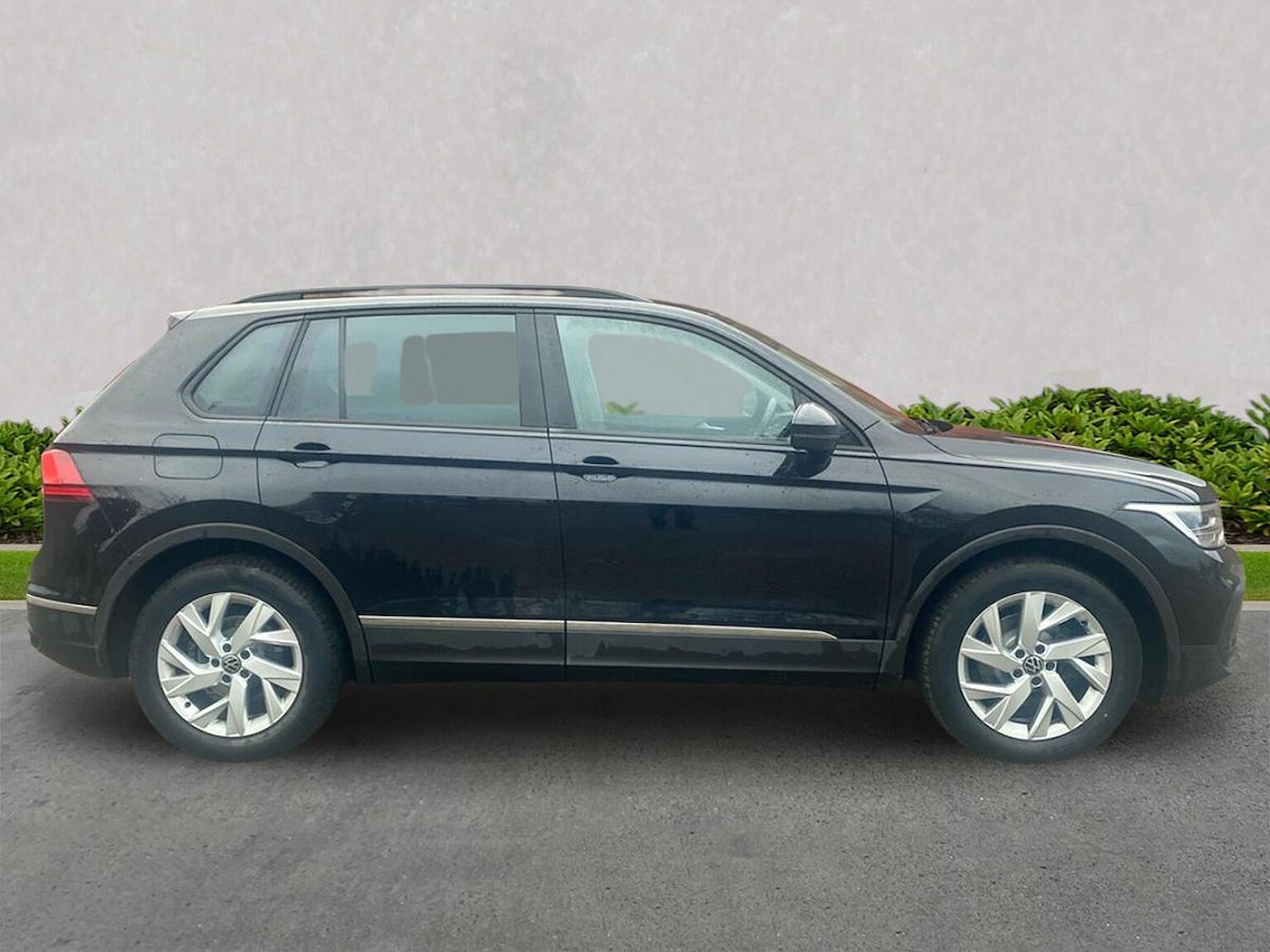 Used Volkswagen Tiguan 2021 for sale - 76490651: Photo 3