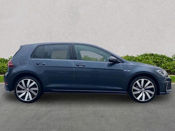 Used Volkswagen Golf 2020 for sale - 77962299: Photo