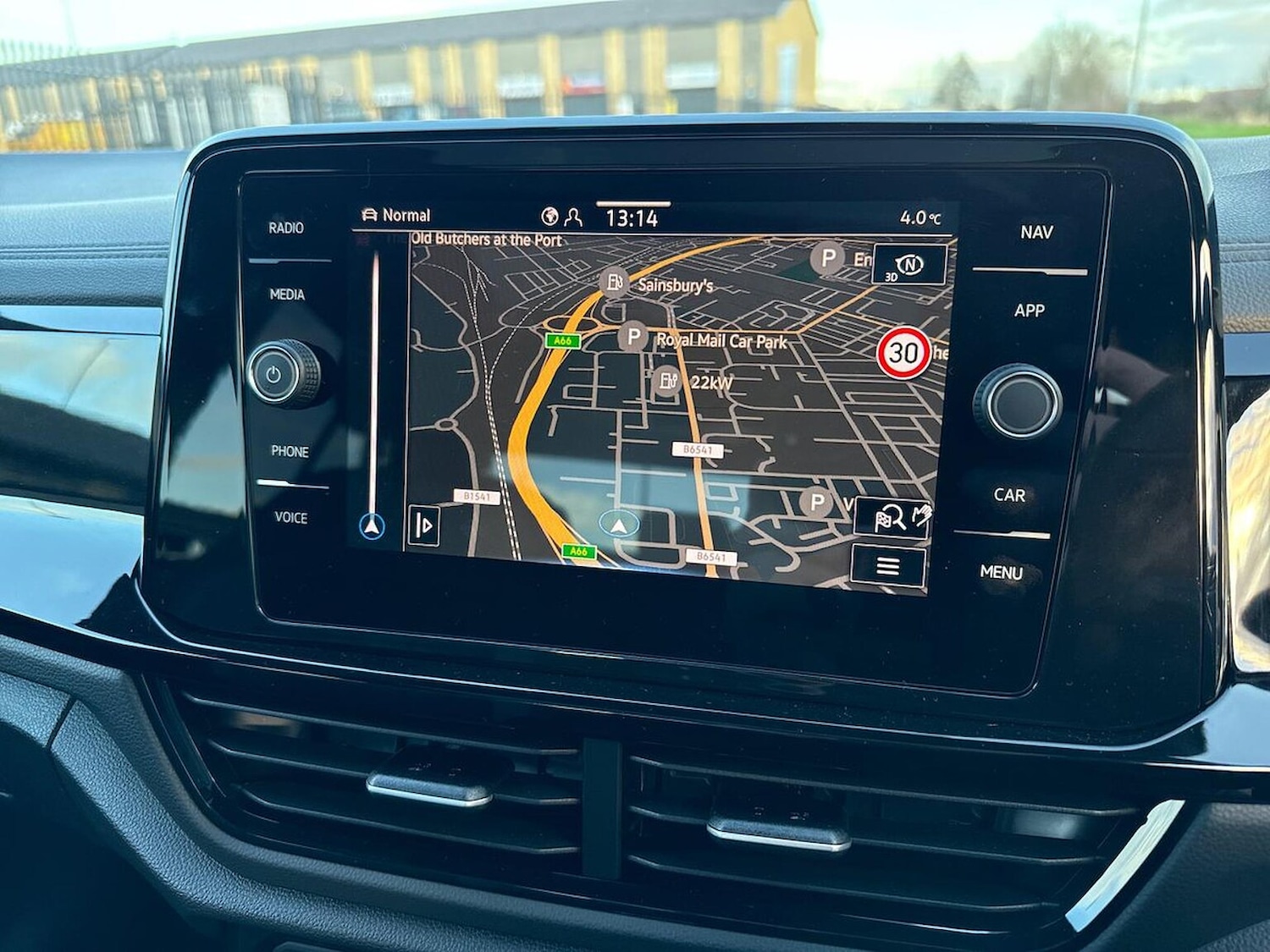 Used Volkswagen T-Roc 2025 for sale - 78018470: Photo 11