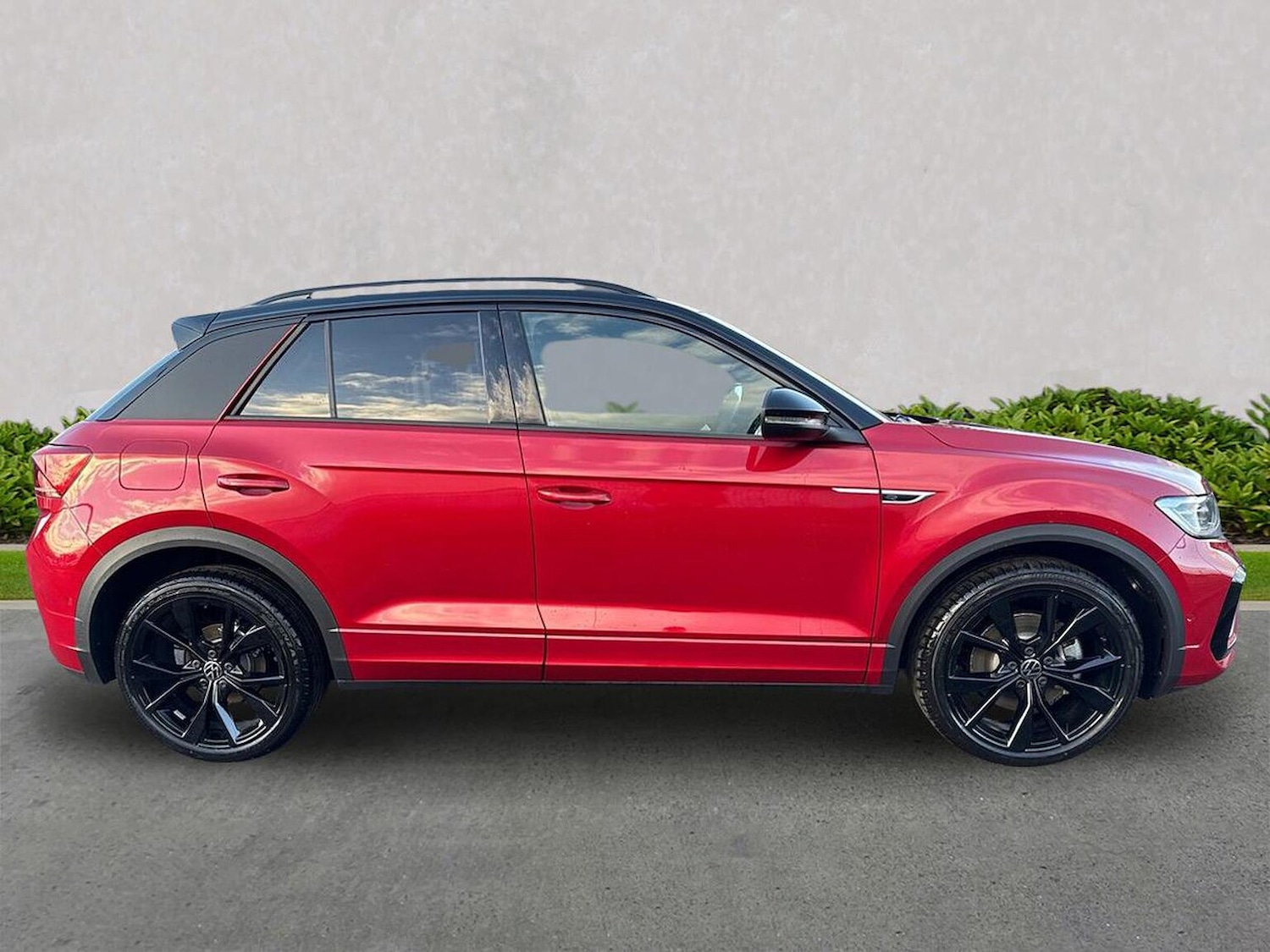 Used Volkswagen T-Roc 2025 for sale - 78018470: Photo 3