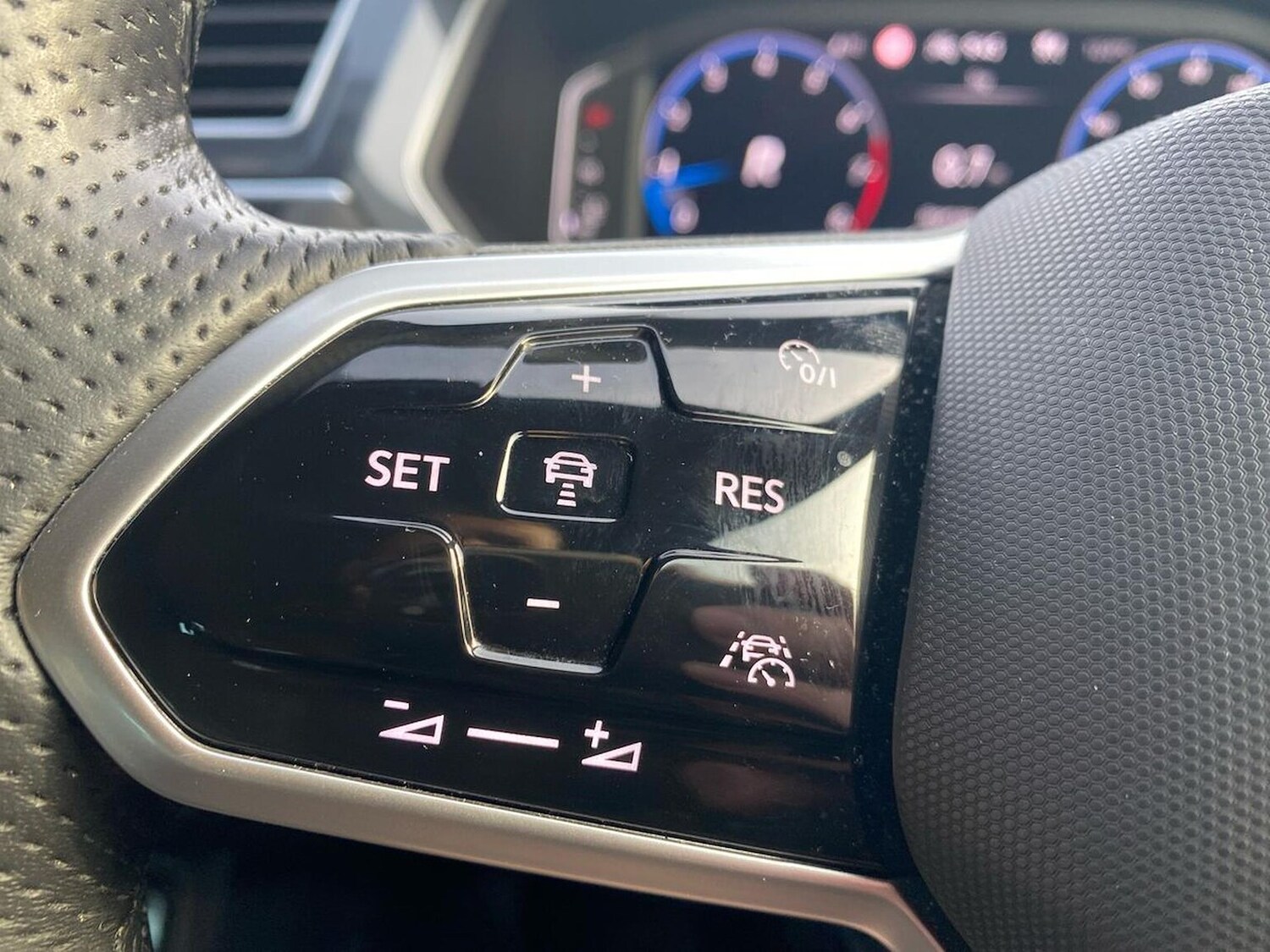 Used Volkswagen Tiguan 2023 for sale - 76490652: Photo 27