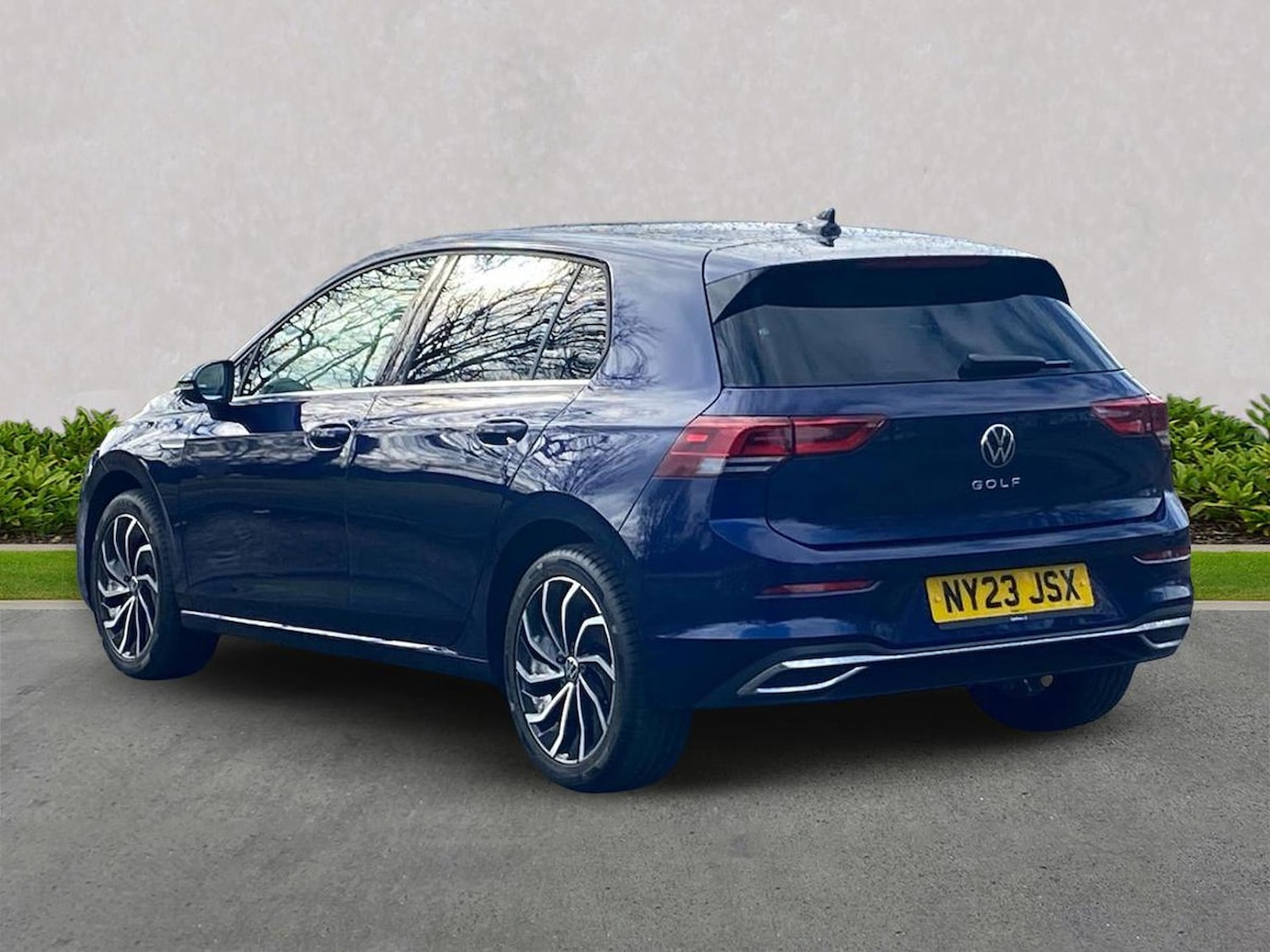 Used Volkswagen Golf 2023 for sale - 78195427: Photo 2