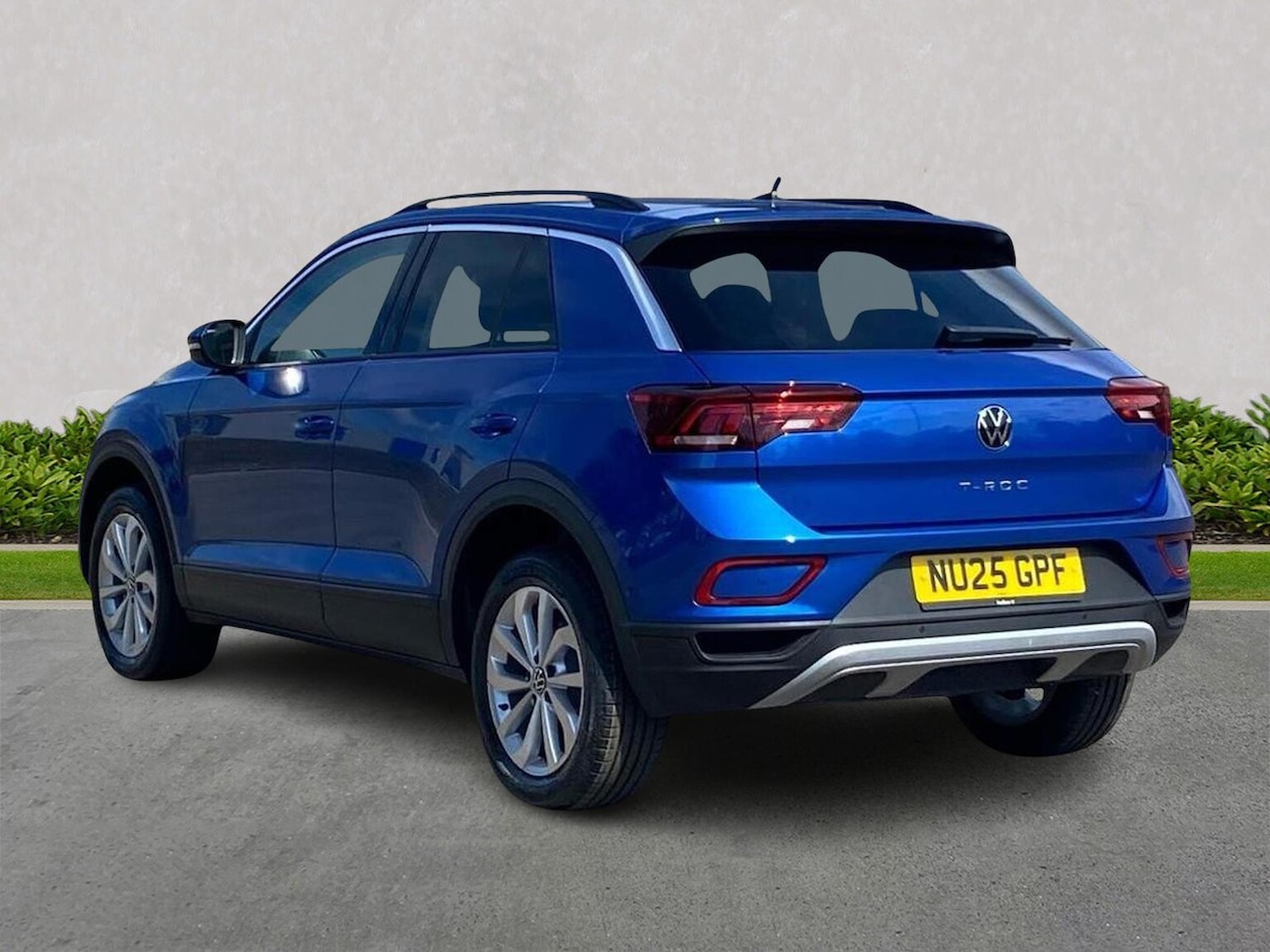 Used Volkswagen T-Roc 2025 for sale - 76288584: Photo 2