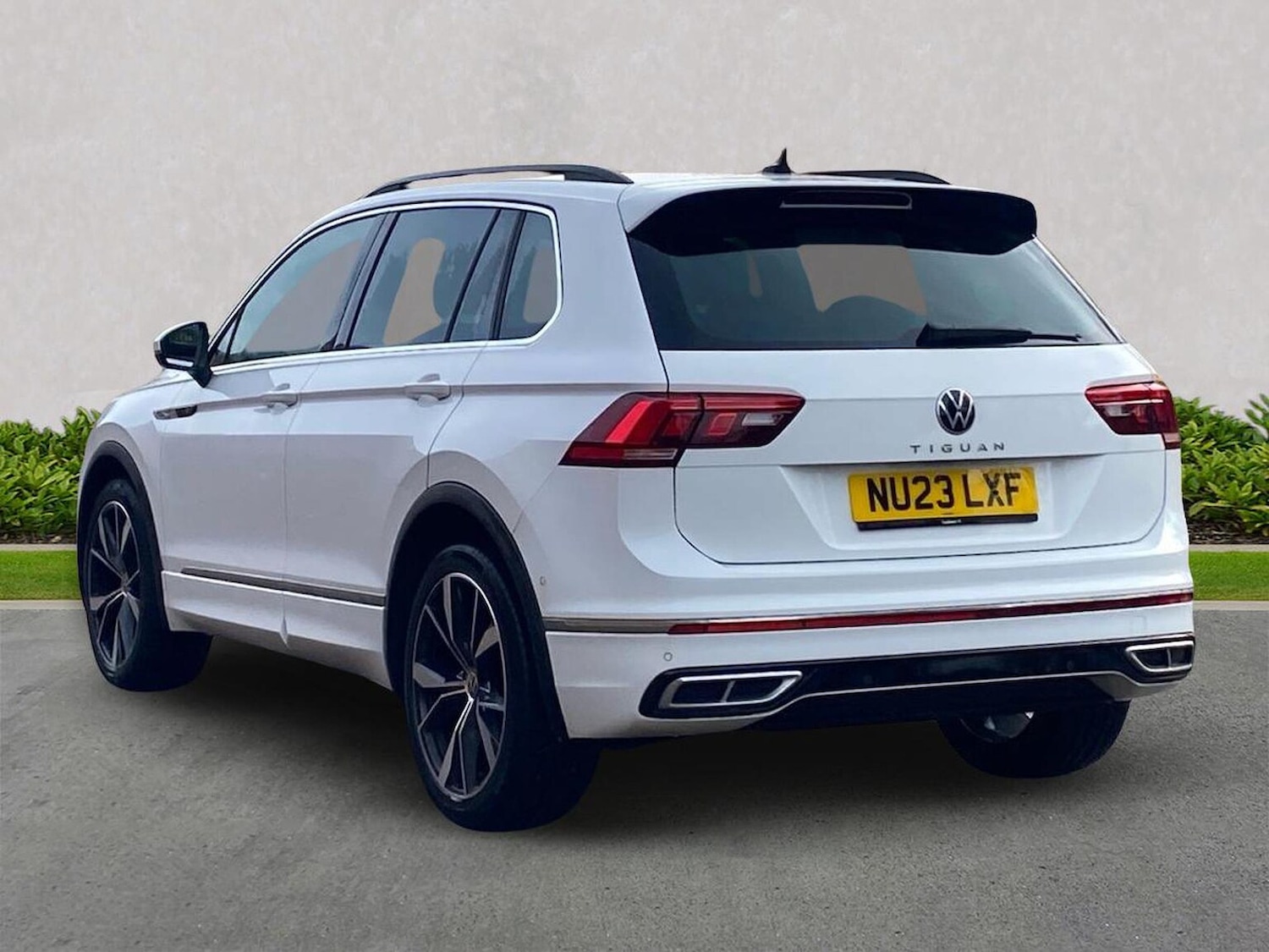 Used Volkswagen Tiguan 2023 for sale - 76430831: Photo 2