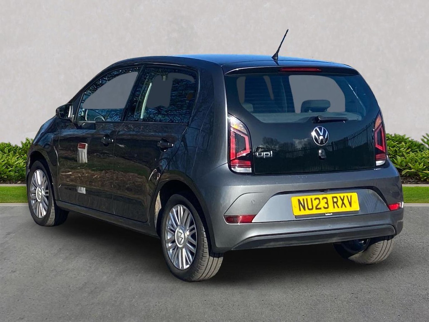 Used Volkswagen up! 2023 for sale - 78195290: Photo 2