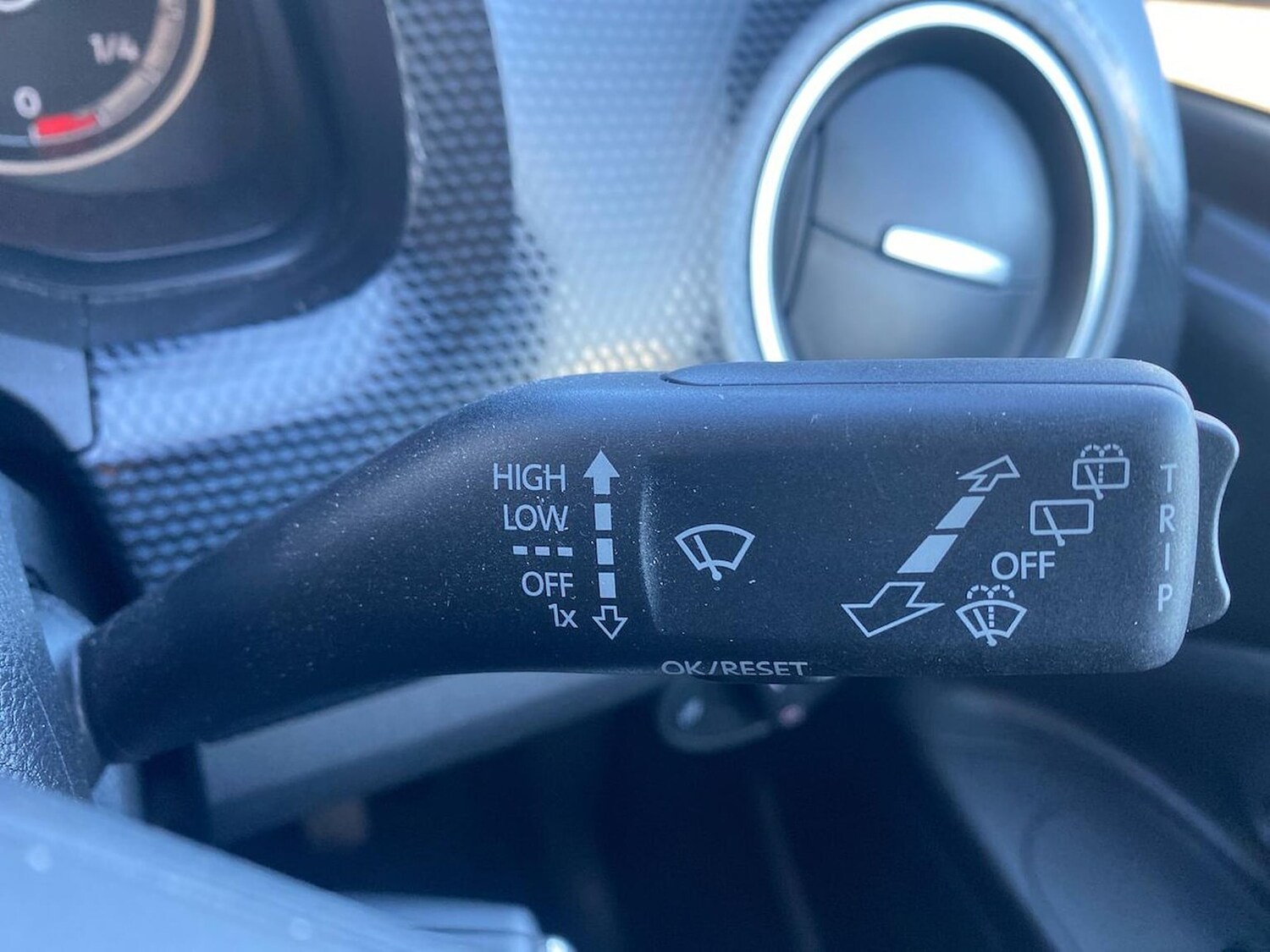 Used Volkswagen up! 2023 for sale - 78195290: Photo 24