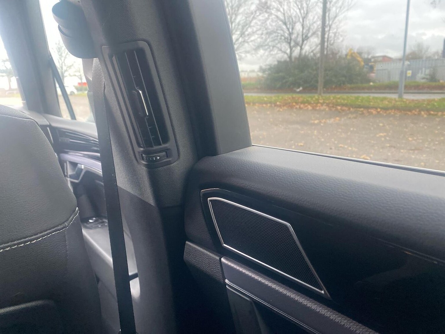 Used Volkswagen Touareg 2020 for sale - 76554282: Photo 2