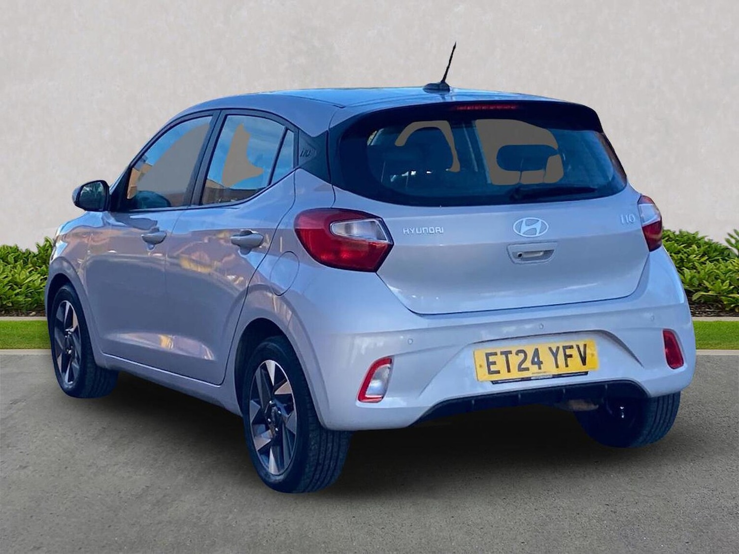 Used Hyundai i10 2024 for sale - 76402457: Photo 2