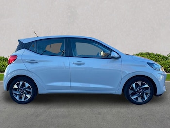 Used Hyundai i10 2024 for sale - 76402457: Photo