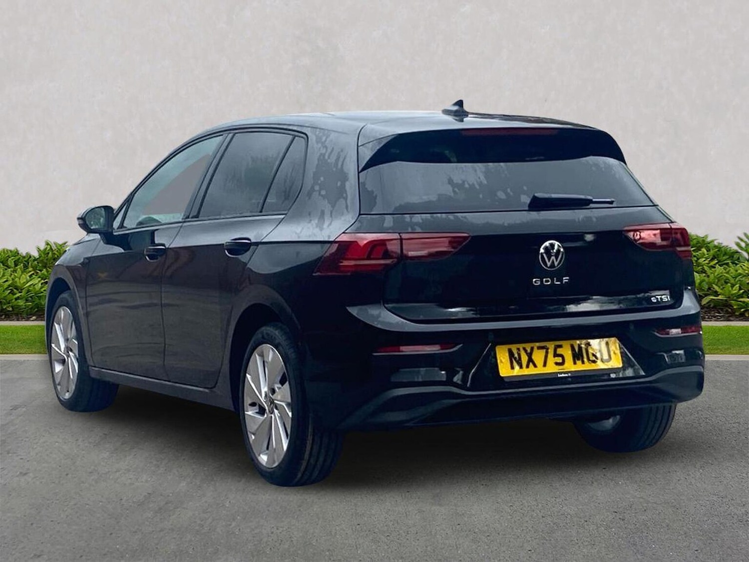 Used Volkswagen Golf 2025 for sale - 76212028: Photo 2