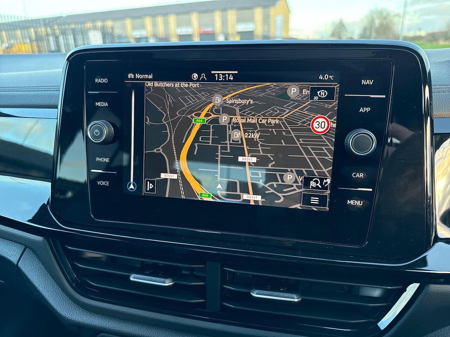 Used Volkswagen T-Roc 2025 for sale - 77528872: Photo 11