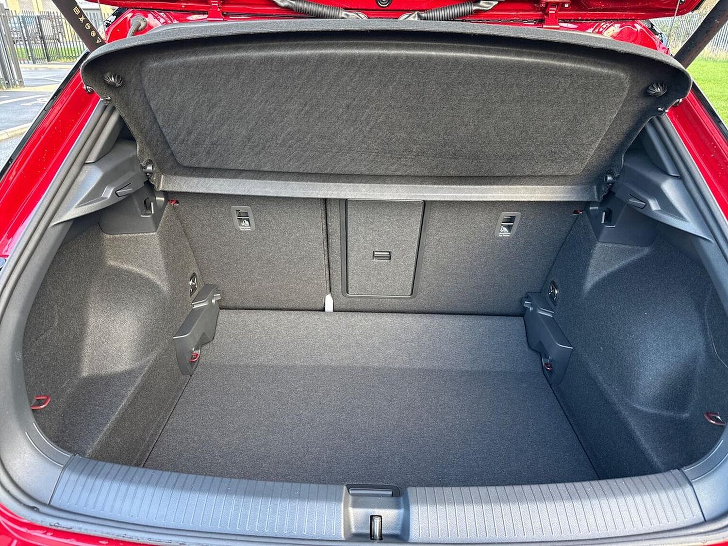 Used Volkswagen T-Roc 2025 for sale - 77528872: Photo 17