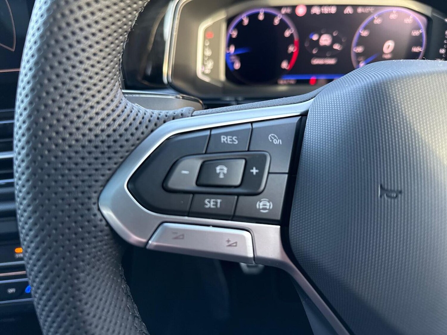 Used Volkswagen T-Roc 2025 for sale - 77528872: Photo 23