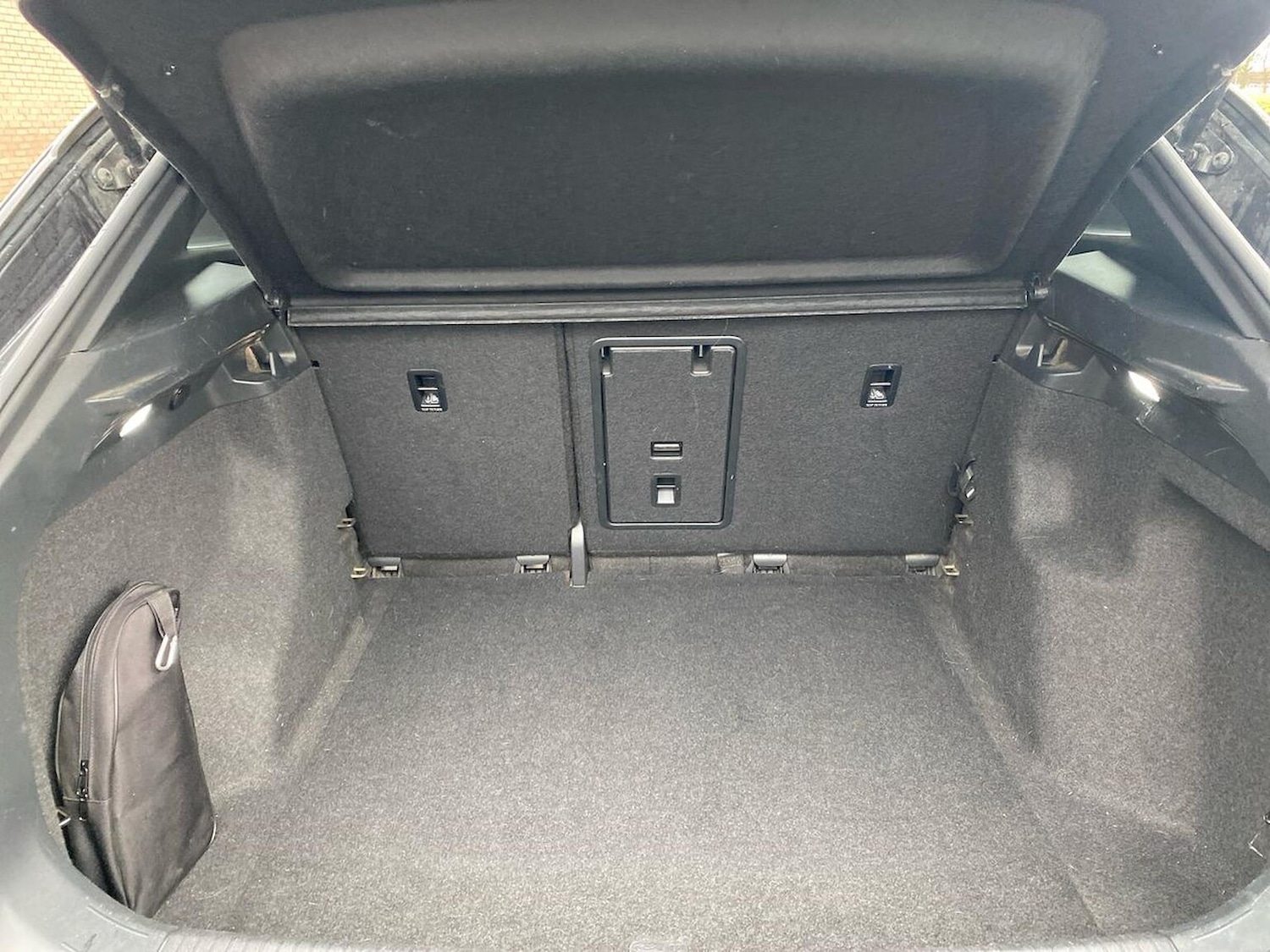 Used Volkswagen ID.4 2022 for sale - 76770061: Photo 17