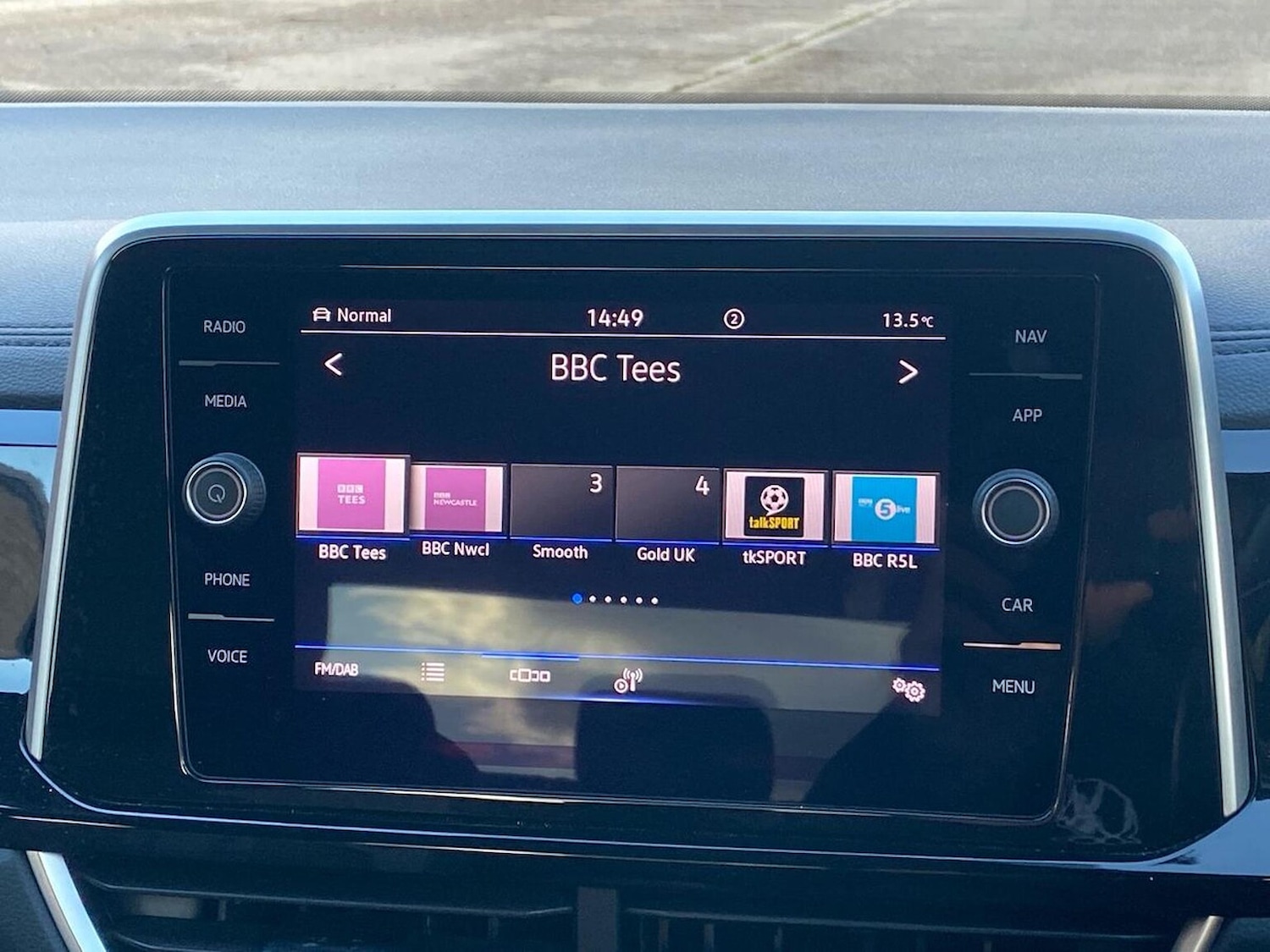 Used Volkswagen T-Roc 2023 for sale - 76413983: Photo 11