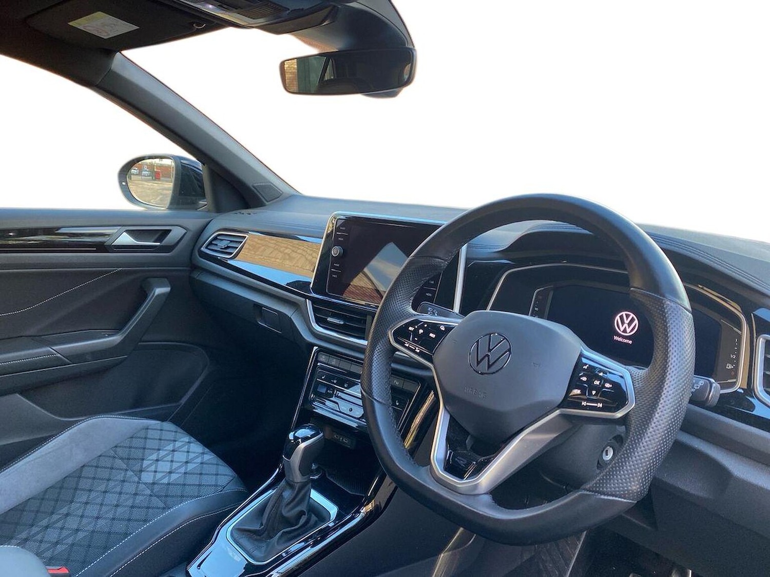 Used Volkswagen T-Roc 2023 for sale - 76413983: Photo 15