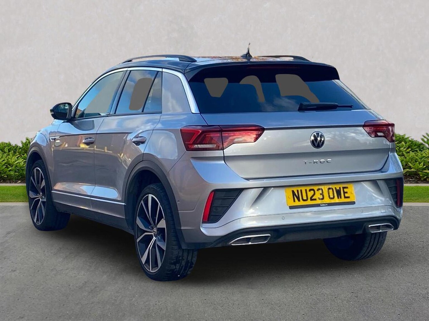 Used Volkswagen T-Roc 2023 for sale - 76413983: Photo 2