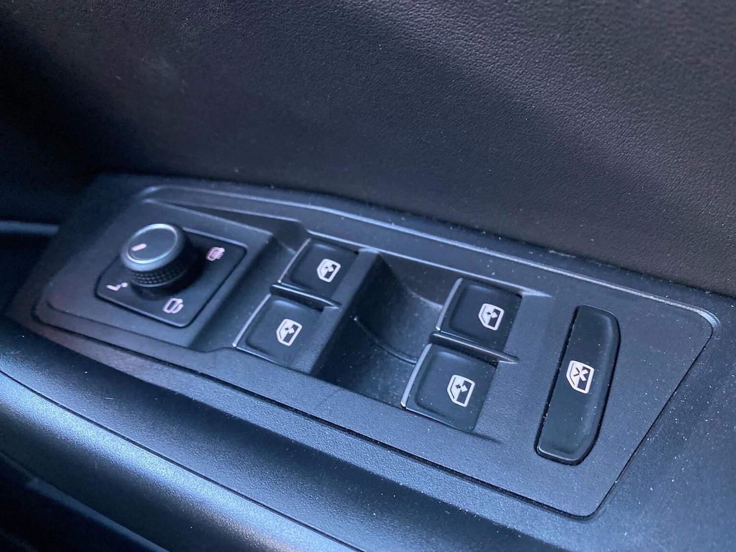 Used Volkswagen T-Roc 2023 for sale - 76413983: Photo 21