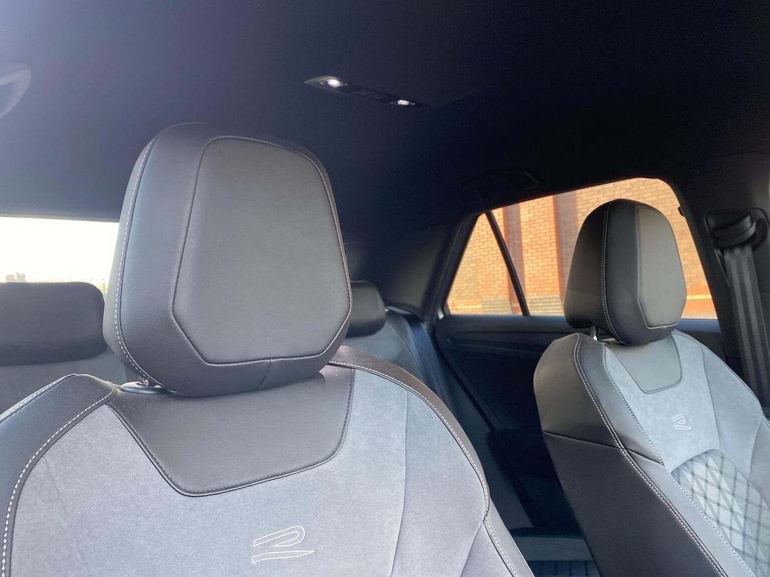 Used Volkswagen T-Roc 2023 for sale - 76413983: Photo 31