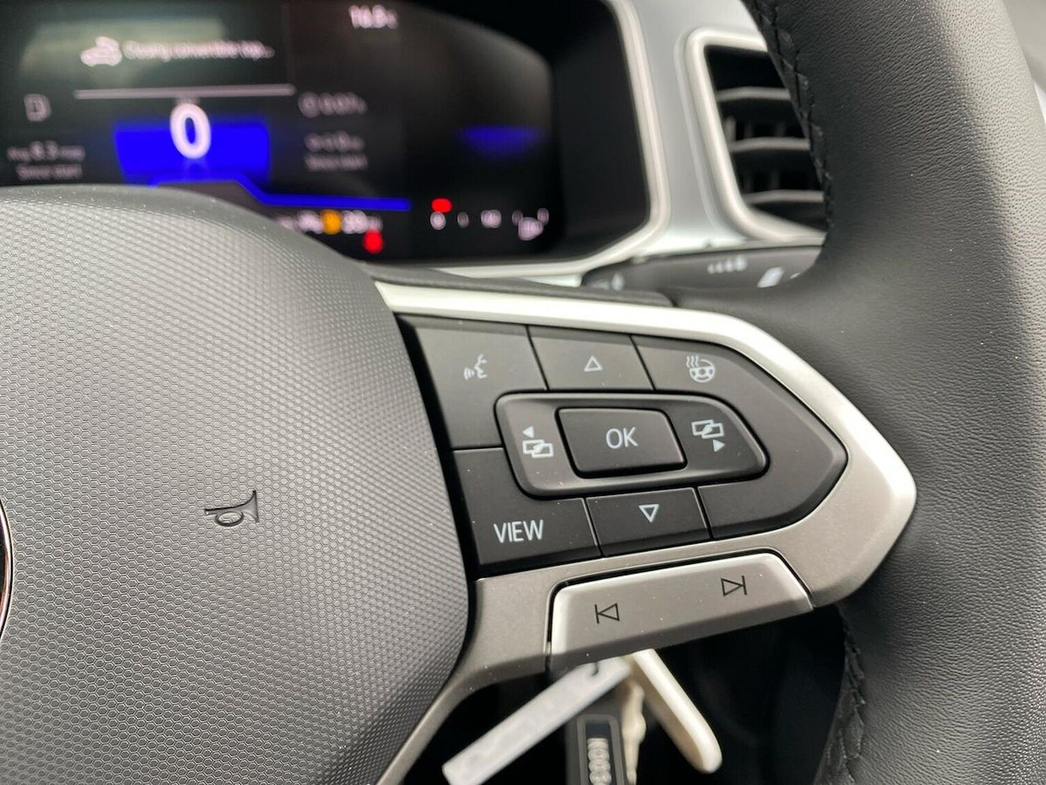 Used Volkswagen T-Roc 2025 for sale - 77488045: Photo 26