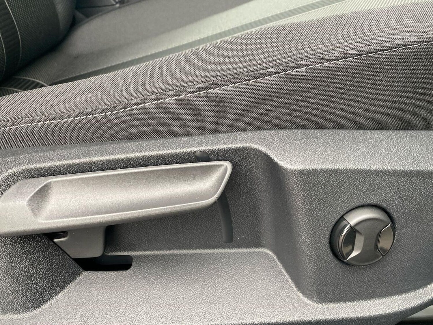 Used Volkswagen T-Roc 2025 for sale - 77488045: Photo 30