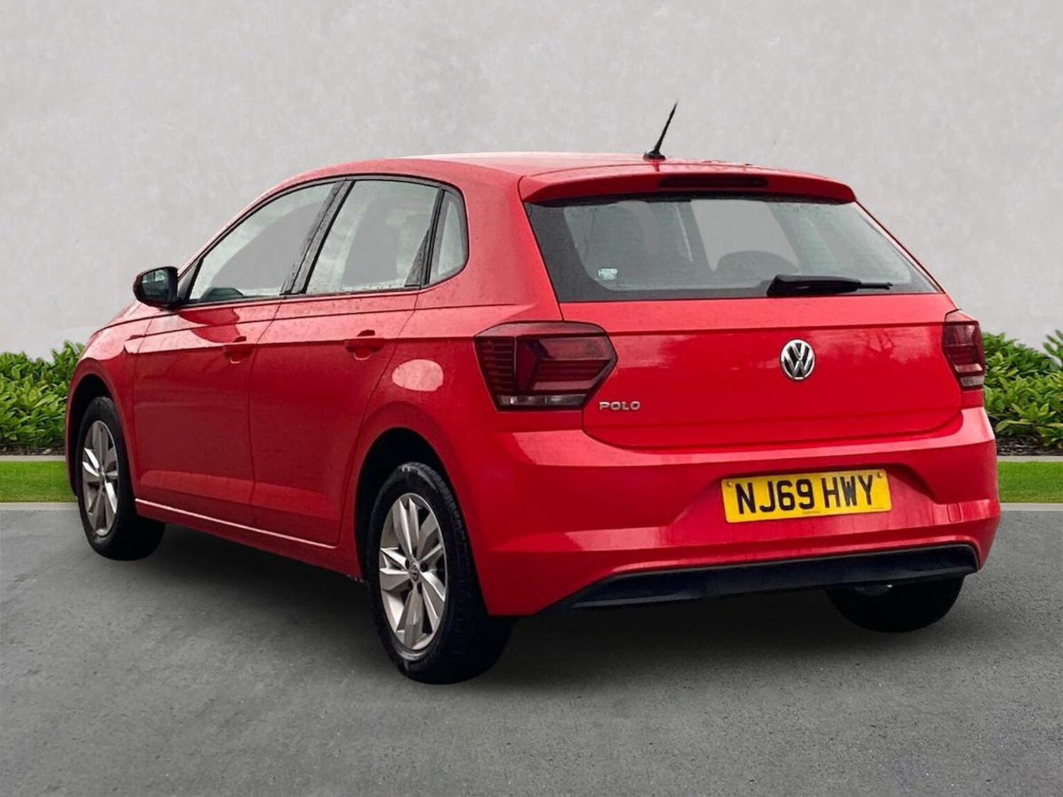 Used Volkswagen Polo 2019 for sale - 76762424: Photo 2