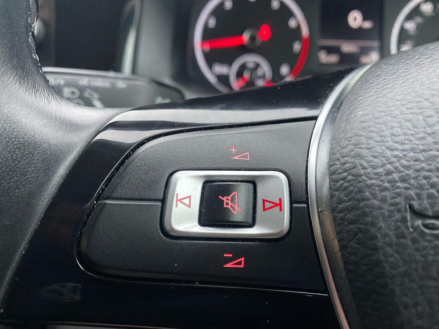 Used Volkswagen Polo 2019 for sale - 76762424: Photo 25