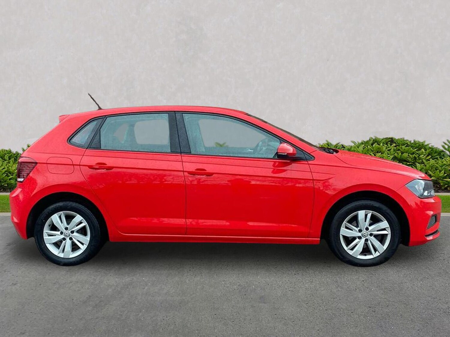 Used Volkswagen Polo 2019 for sale - 76762424: Photo 3