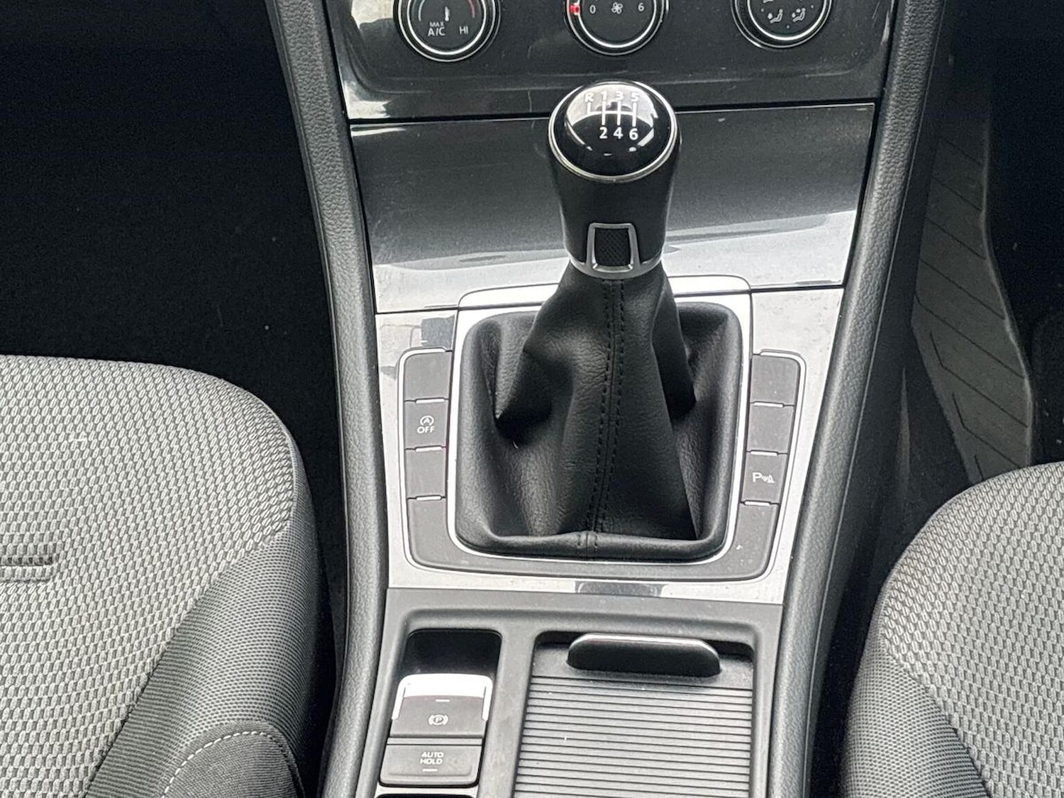 Used Volkswagen Golf 2018 for sale - 77073249: Photo 15