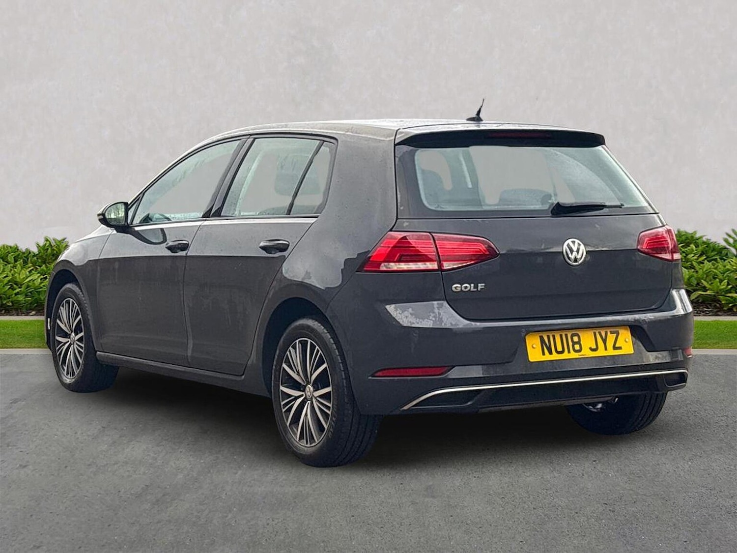 Used Volkswagen Golf 2018 for sale - 77073249: Photo 2