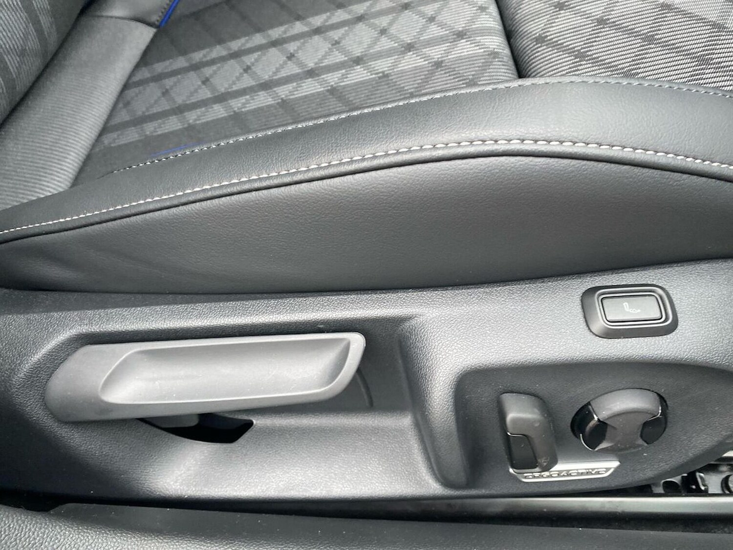 Used Volkswagen Passat 2025 for sale - 77528880: Photo 30