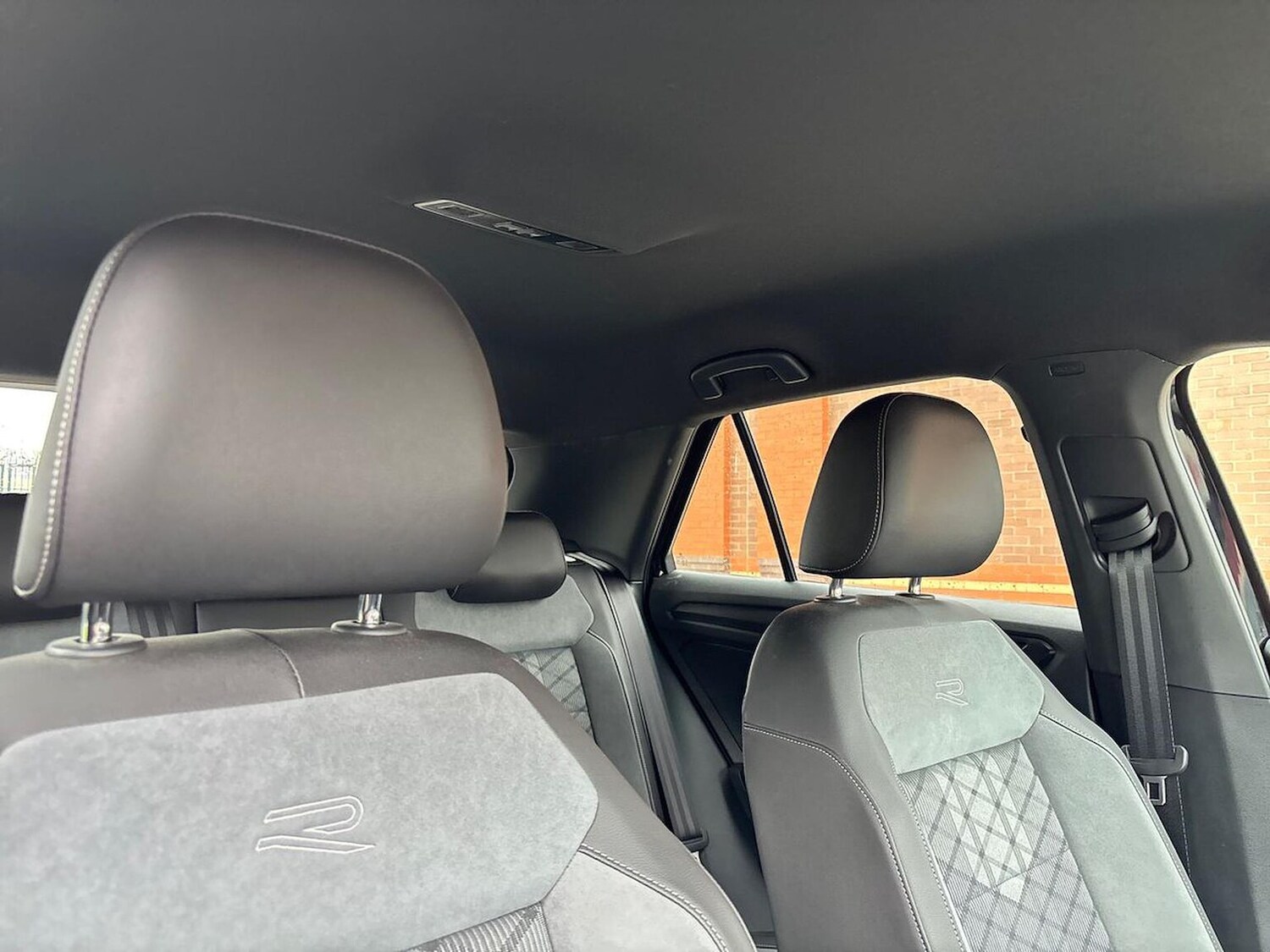 Used Volkswagen T-Roc 2025 for sale - 76275174: Photo 31