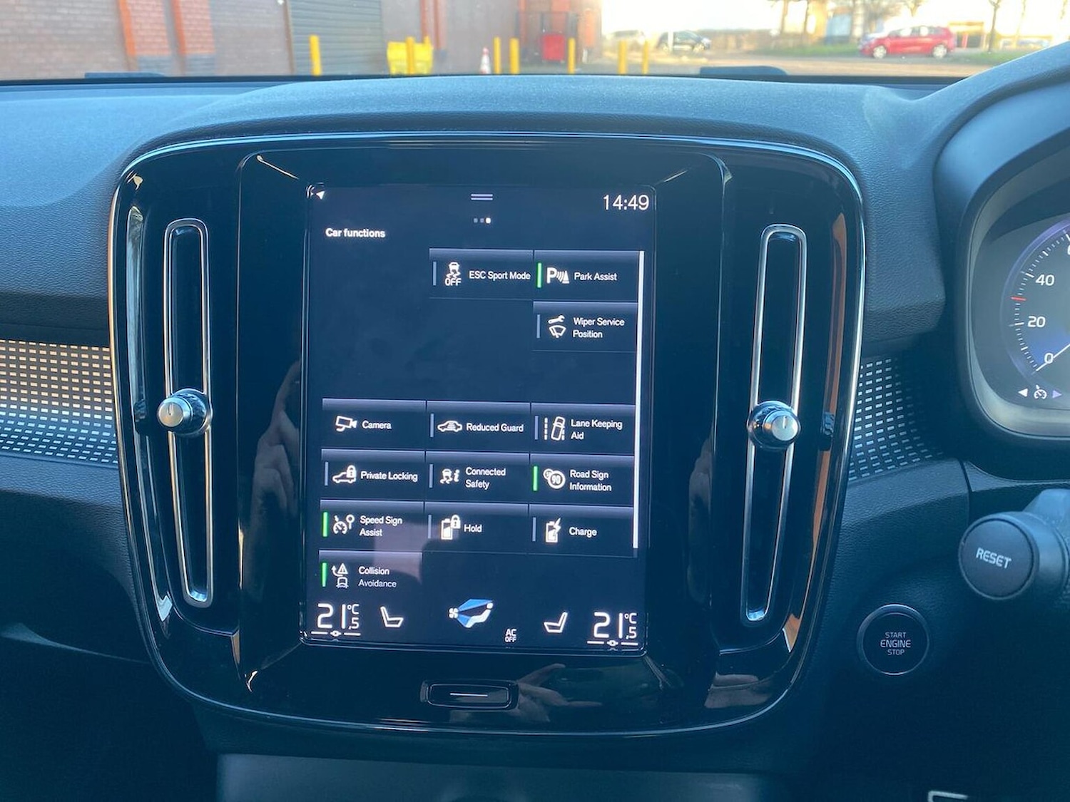 Used Volvo XC40 2021 for sale - 76794911: Photo 25