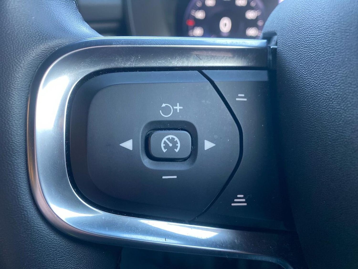 Used Volvo XC40 2021 for sale - 76794911: Photo 27