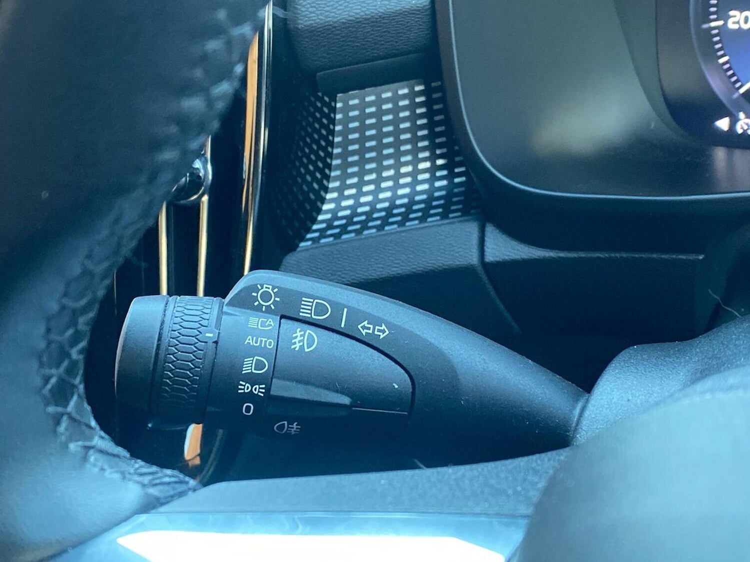 Used Volvo XC40 2021 for sale - 76794911: Photo 29