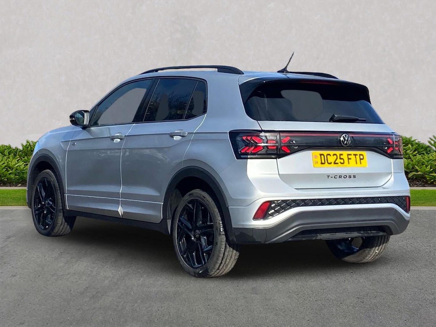 Used Volkswagen T-Cross 2025 for sale - 78026172: Photo 2