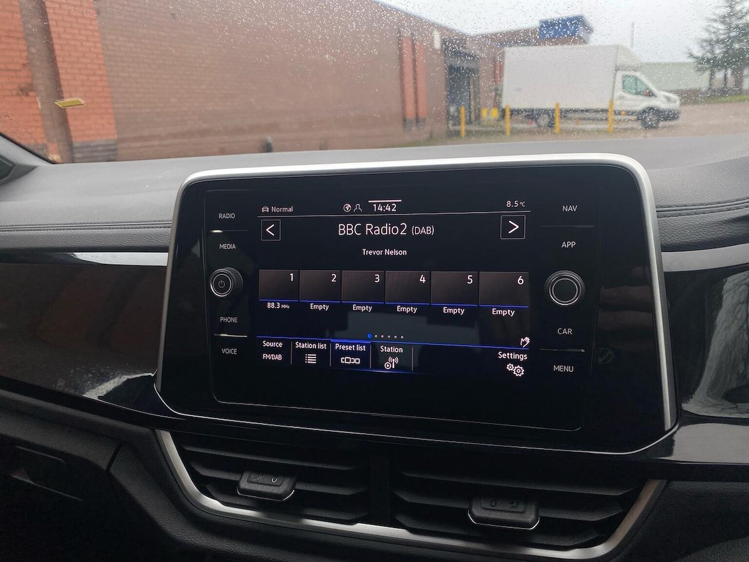 Used Volkswagen T-Roc 2025 for sale - 76577318: Photo 11