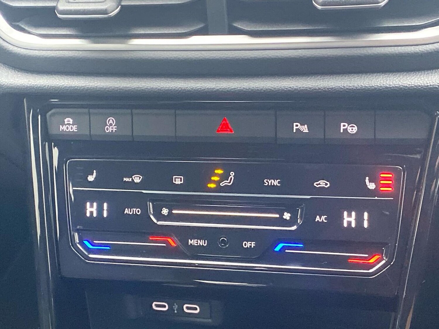 Used Volkswagen T-Roc 2025 for sale - 76577318: Photo 12