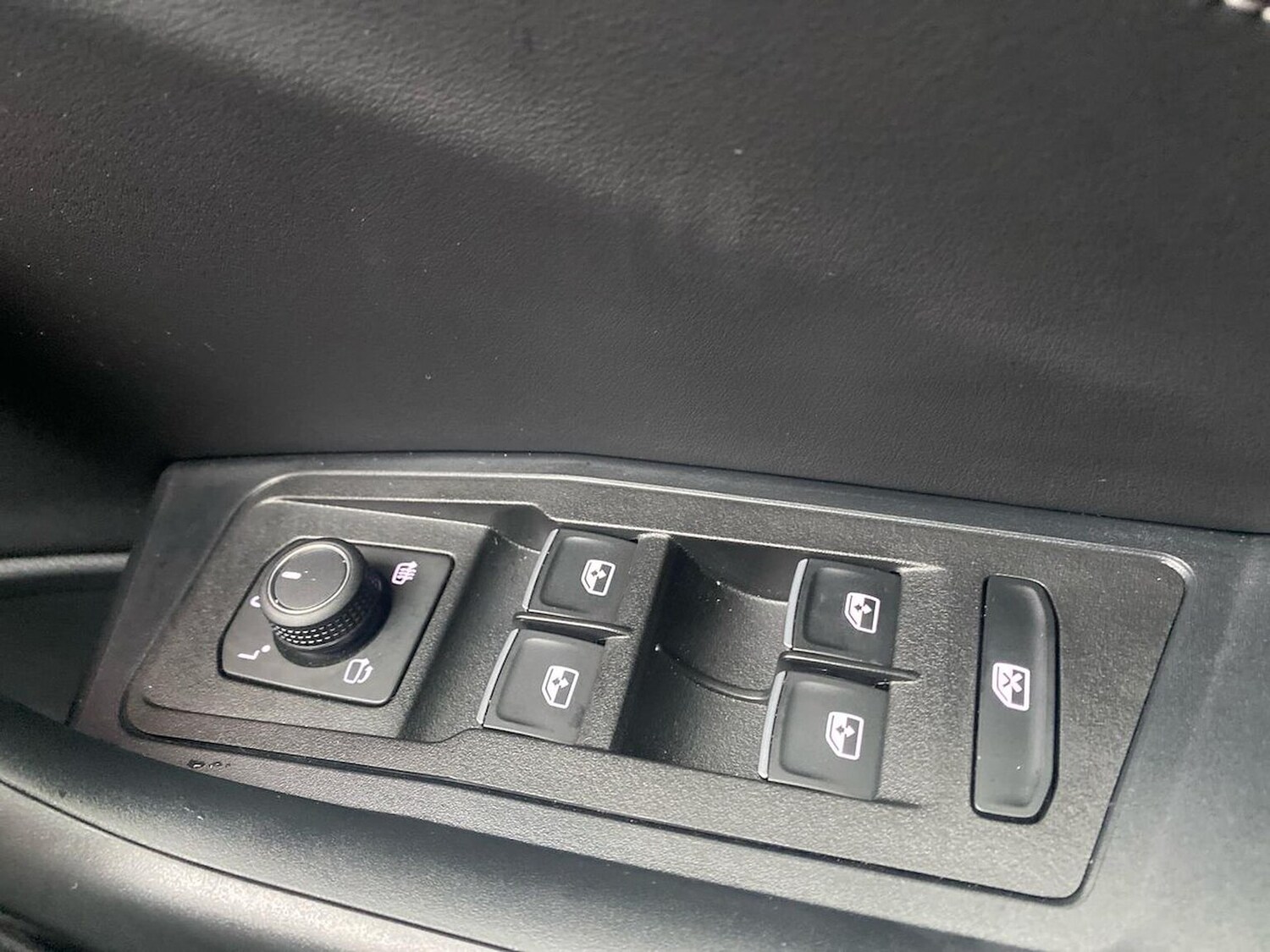 Used Volkswagen T-Roc 2025 for sale - 76577318: Photo 21