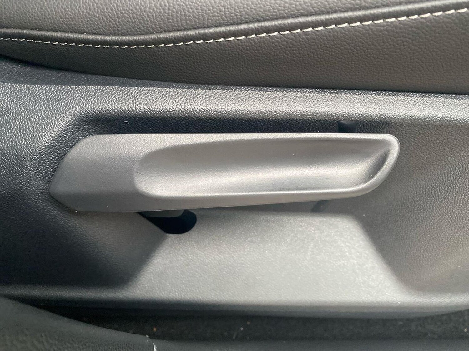 Used Volkswagen T-Roc 2025 for sale - 76577318: Photo 30