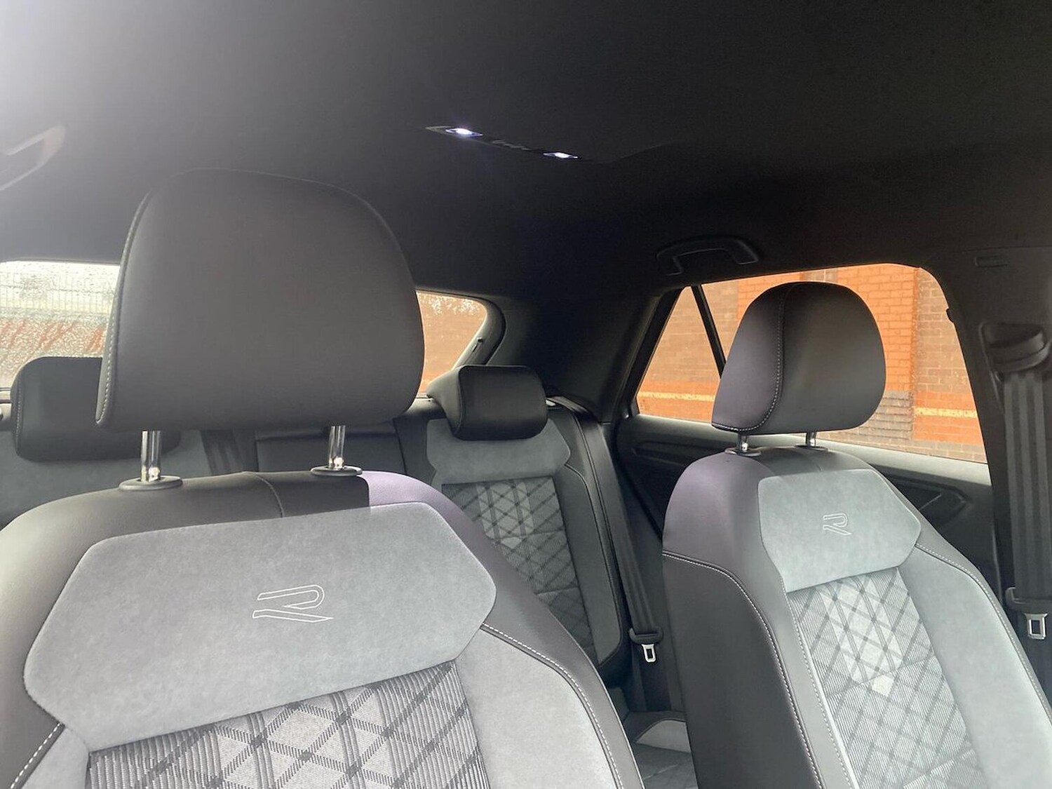 Used Volkswagen T-Roc 2025 for sale - 76577318: Photo 31