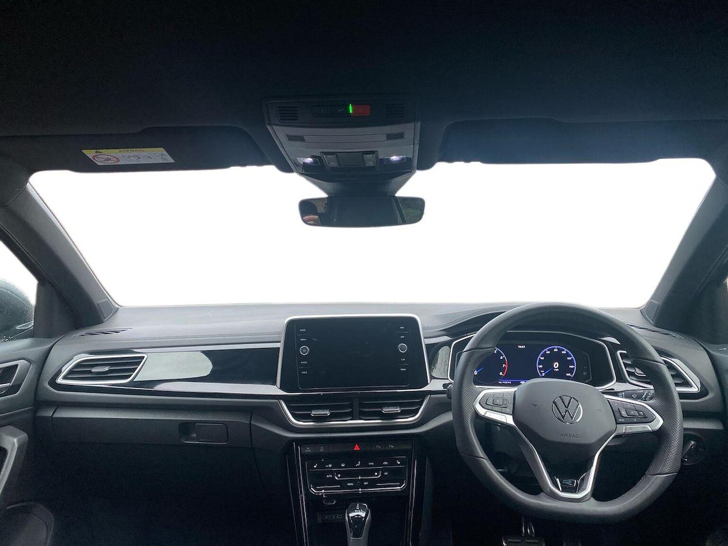 Used Volkswagen T-Roc 2025 for sale - 76577318: Photo 8