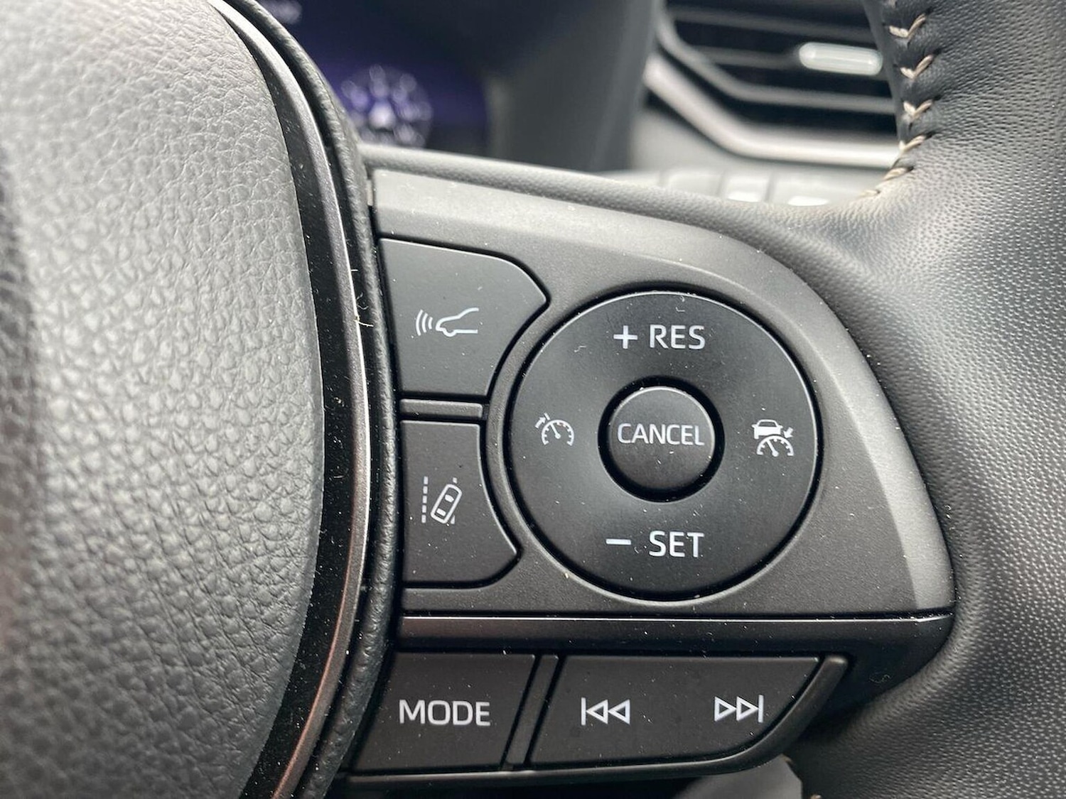 Used Toyota RAV4 2024 for sale - 78195480: Photo 25