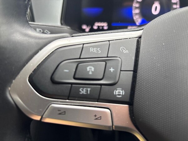 Used Volkswagen T-Roc 2023 for sale - 76275171: Photo 26