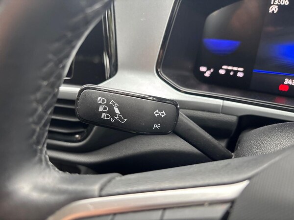 Used Volkswagen T-Roc 2023 for sale - 76275171: Photo 28