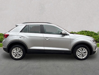 Used Volkswagen T-Roc 2023 for sale - 76275171: Photo 3