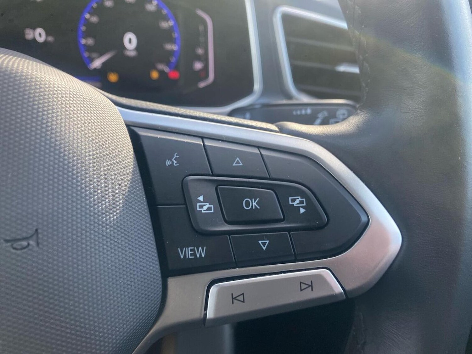 Used Volkswagen T-Roc 2025 for sale - 78026160: Photo 26