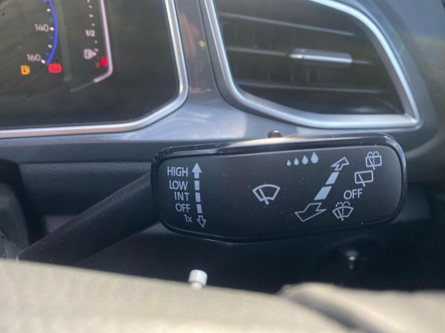 Used Volkswagen T-Roc 2025 for sale - 78026160: Photo 28